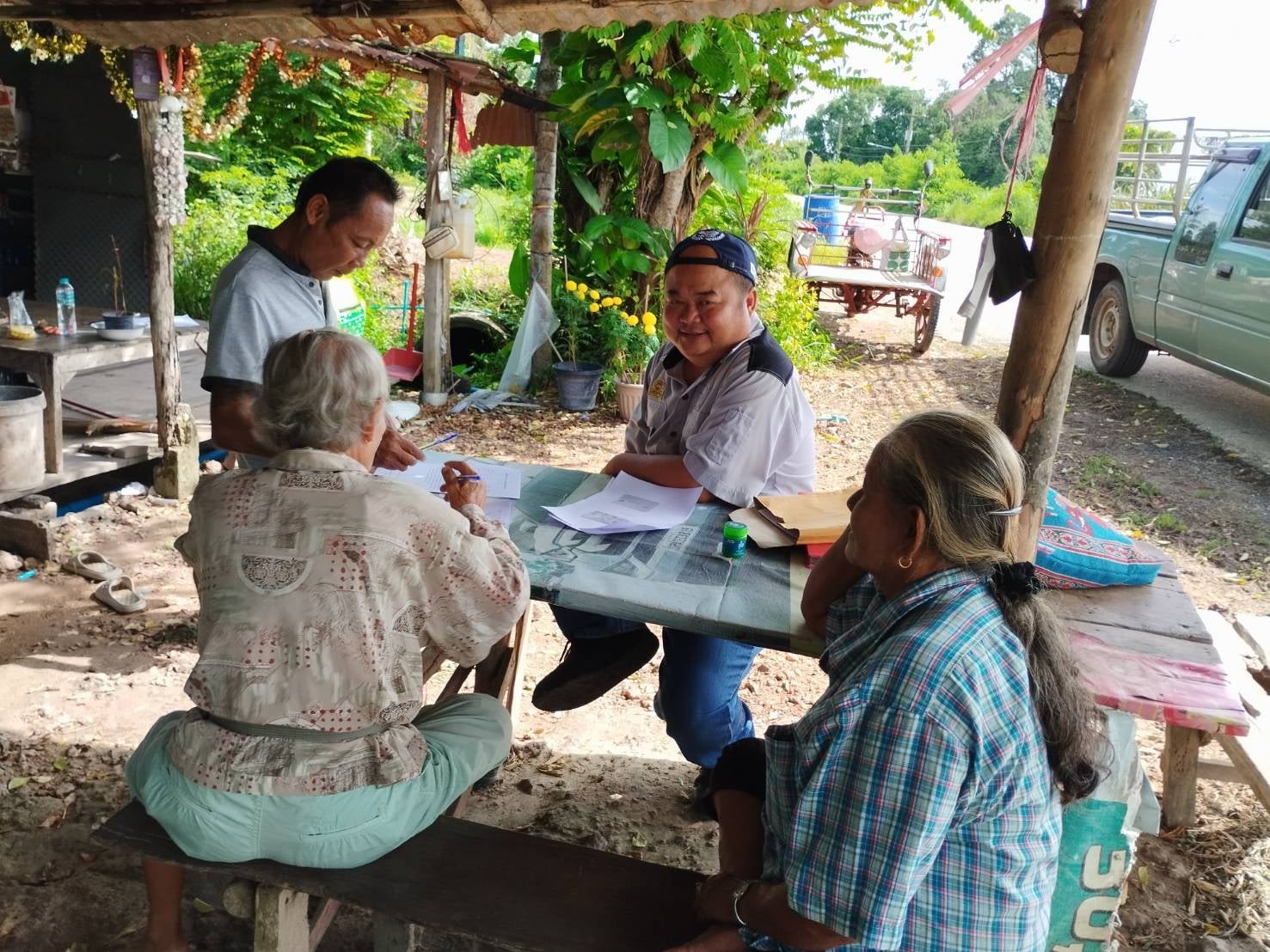 📢 พช.เมืองกำแพงเพชร ช่ วยเหลือครัวเรือนยากจนที่ตกเกณฑ์ข้อมูลความจำเป็นพื้นฐาน