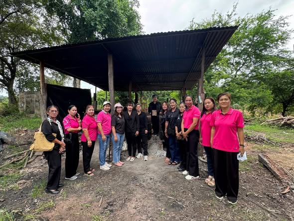 พช.เมืองกำแพงเพชร ลงพื้นที่ร่วมกับคณะขับเคลื่อนกองทุนพัฒนาบทบาทสตรี ติดตามโครงการกองทุนพัฒนาบทบาทสตรี 
